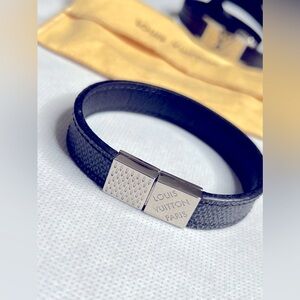 Louis Vuitton Damier Pull-It Wrap Bracelet🖤